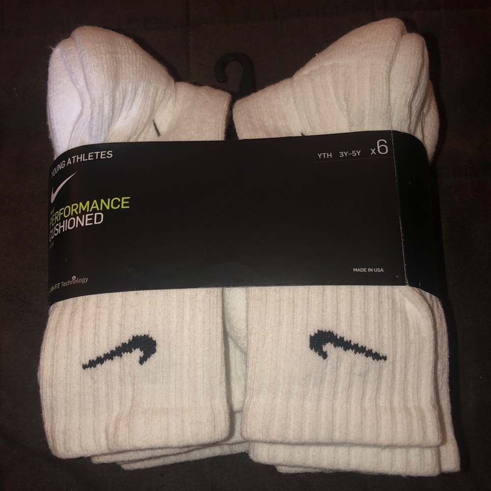 Nike crew socks *BRAND NEW*